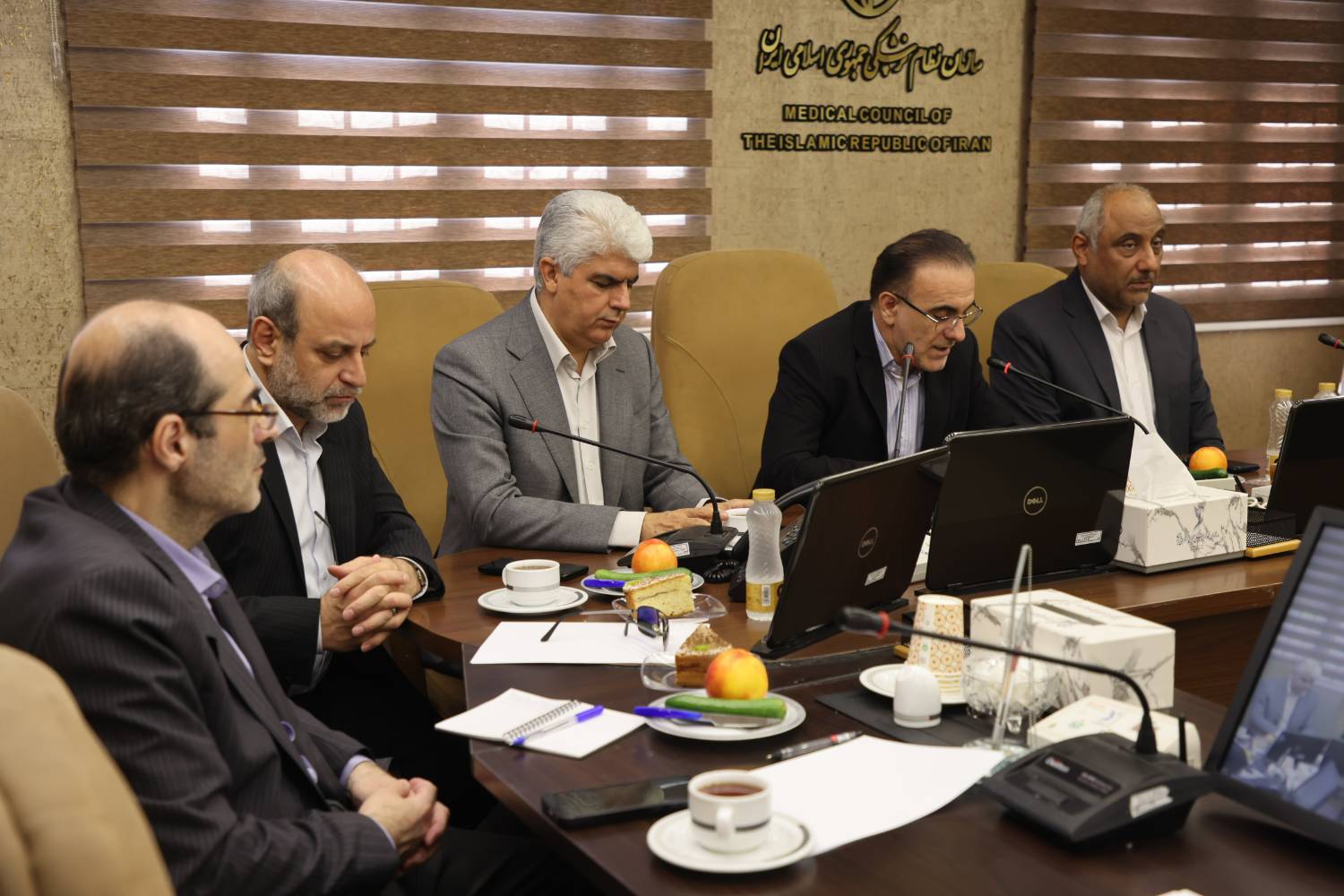 بررسی استقرار نظام بازپرداخت اعتباری و برخط در زنجیره تأمین دارو