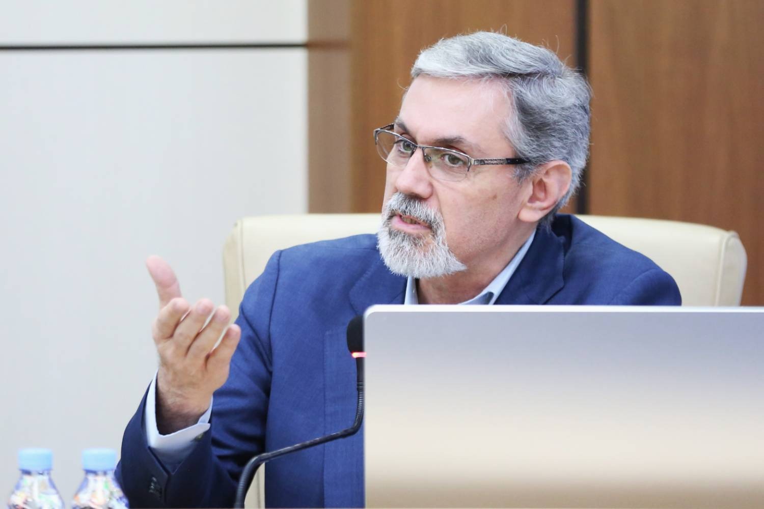سنگ‌اندازی متوالی با حربه تعارض منافع در موضوع ظرفیت پزشکی