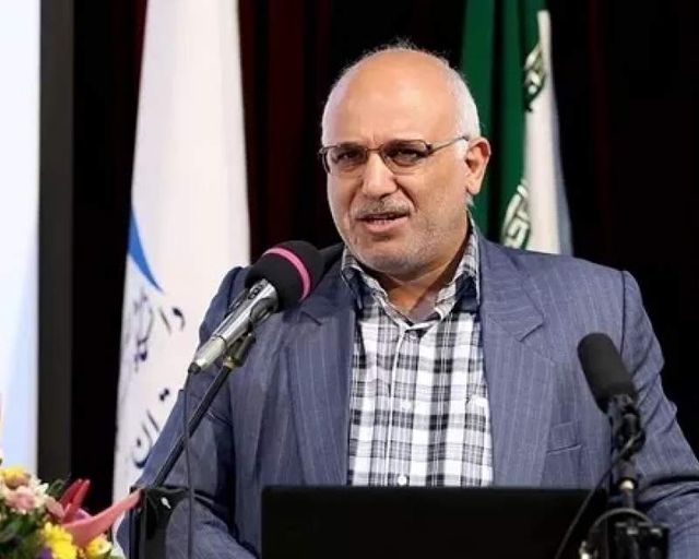 بررسی فرصت‌های تحول‌آفرین هوش مصنوعی در فرآیند کشف مولکول‌ها و توسعه داروها