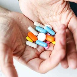 مدیرکل سلامت روان وزارت بهداشت: کمبودهایی در تامین برخی داروهای خاص اعصاب و روان وجود دارد